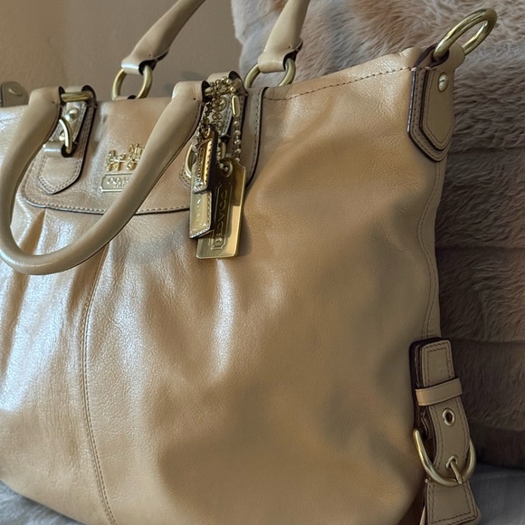 Vintage Coach Beige Leather Tote Bag - Picture 2 of 5